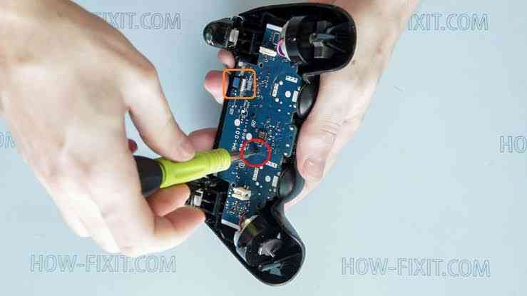 How to Take Apart a PS4 Controller in 4 easy ways