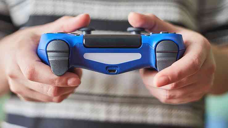 How to Take Apart a PS4 Controller in 4 easy ways