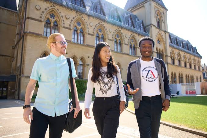 Study In UK: Oxford Pershing Square Graduate Scholarships 2025